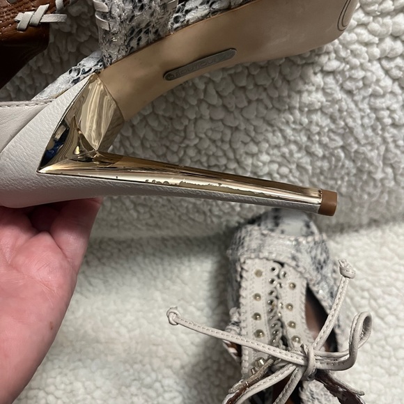 Boutique 9 Caphis Snake Skin Pattern Platform Heels - Picture 10 of 13